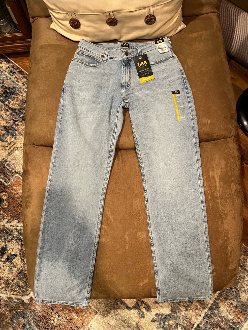 Lee Men’s Bootcut Jeans in Regular Fit and Light Wash